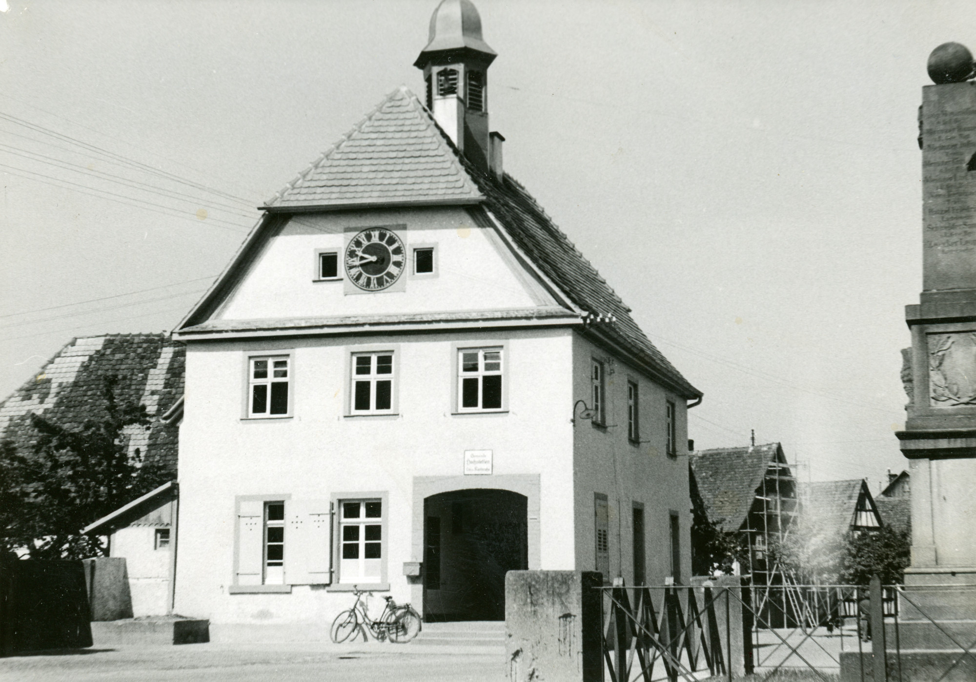 32_RS21708_Rathaus_Hochstetten_1950